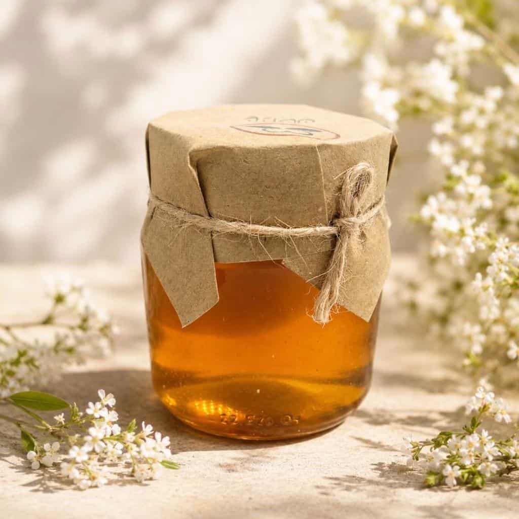 عسل چهل گیاه کوهستان با شهد متنوع گل های طبیعی